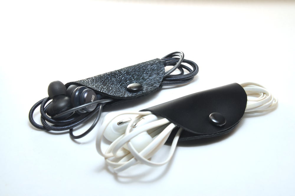 Personalized Handmade Full-Grain Leather Cord Wraps – Organize Your Cables - Cord Organization