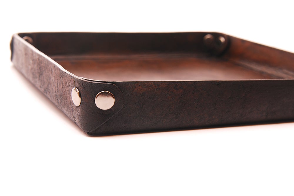 Handmade Leather Valet TrayPersonalized Handmade Full-Grain Leather Valet Tray - Custom Catchall for Keys, Wallet, and Accessories