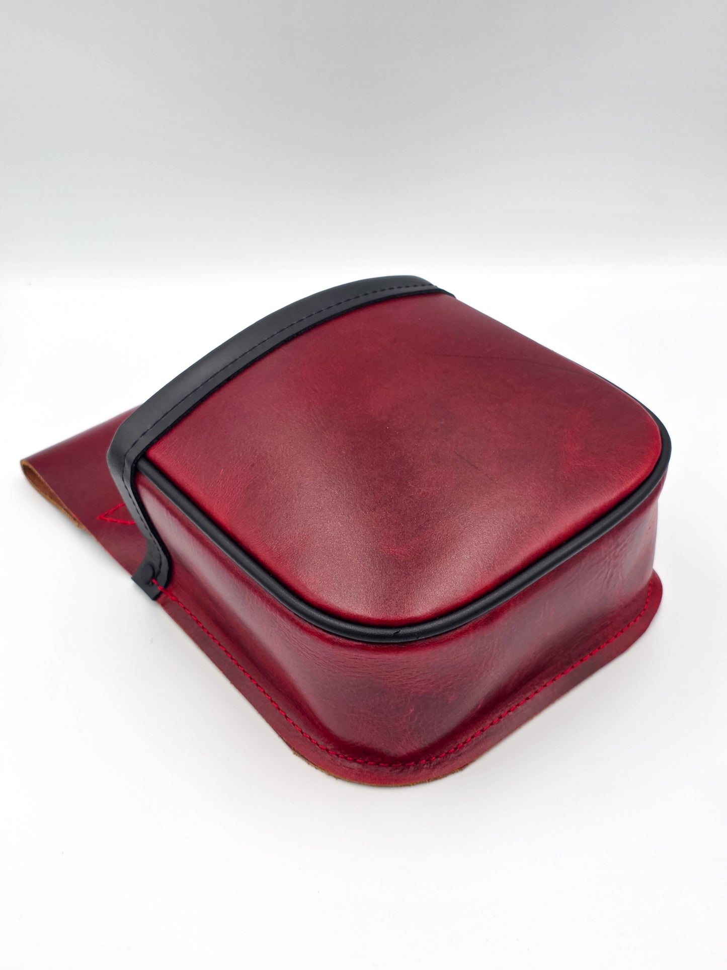 Leather Shotgun Shell Pouch - Single Pocket - Chrome Tanned Red and Black
